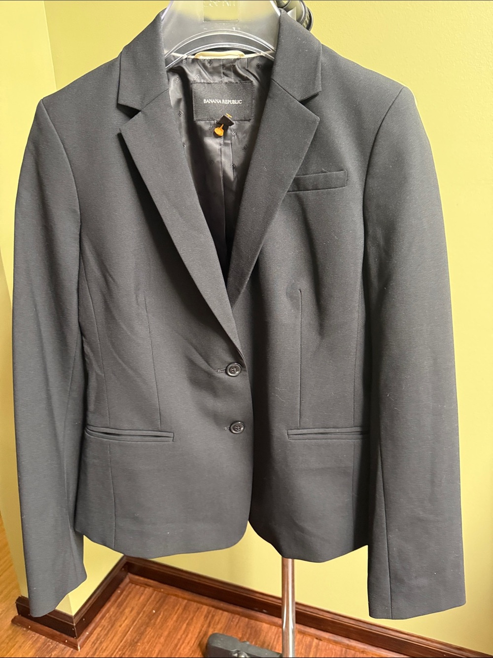 Banana Republic Black Women's Tailored Blazer - Classic Two-Button